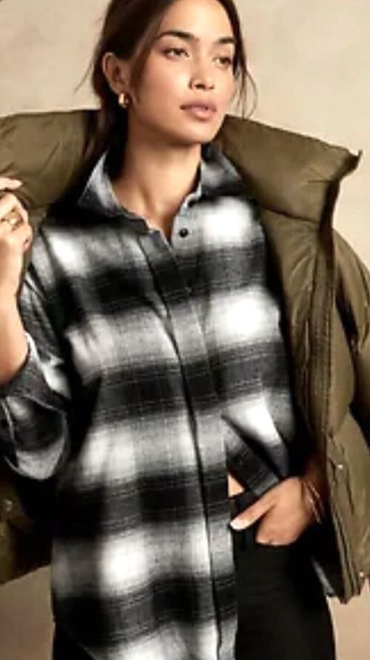 Banana Republic Cotton Flannel Black White Plaid Shirt Boxy Shacket Button L